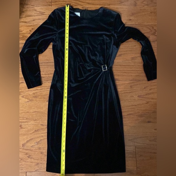 David Warren blk velvet dress w/rhinestone buckle- Size Medium - Picture 9 of 11